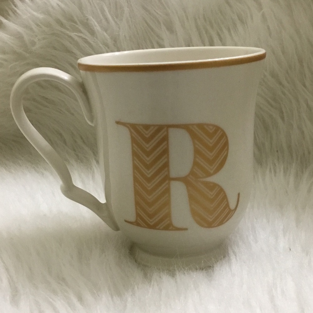 Monogram gold R coffee tea cup